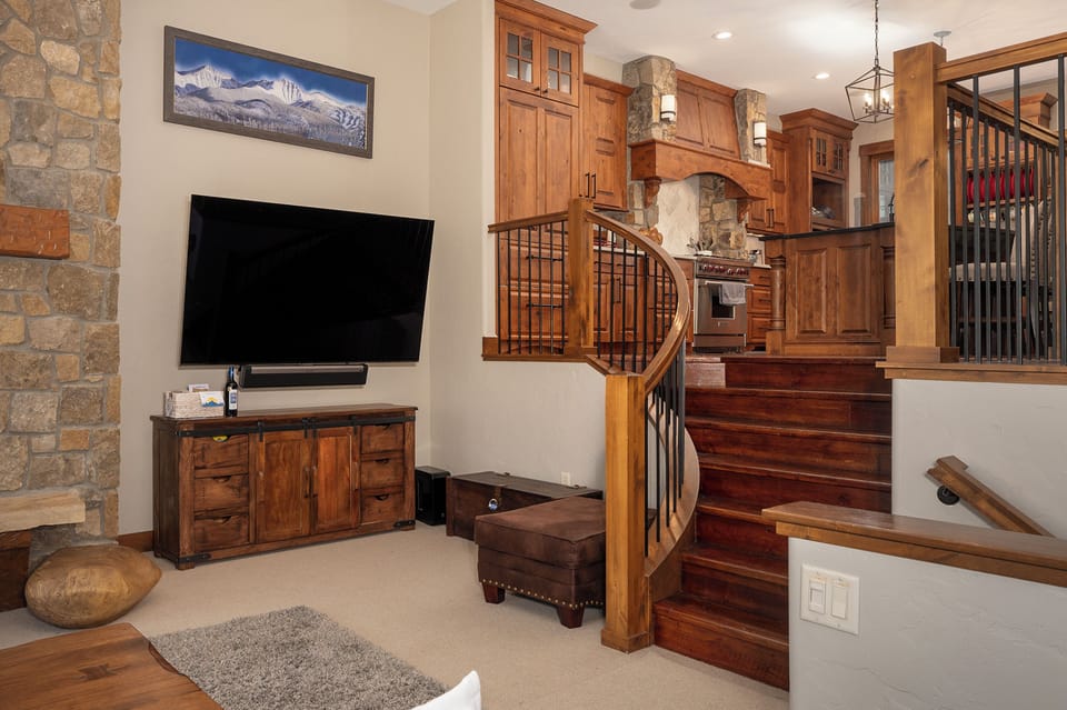 Open space between Kitchen and living area