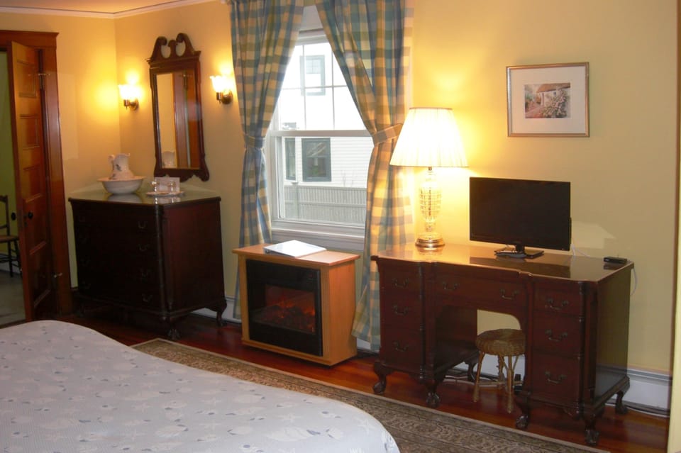 Pebble Beach Room, 1 King Bed, Sea View | 1 bedroom, premium bedding, iron/ironing board, free WiFi