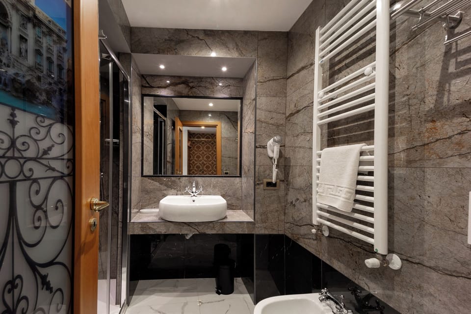 Elite Double Room, City View | Hypo-allergenic bedding, free minibar, in-room safe, desk