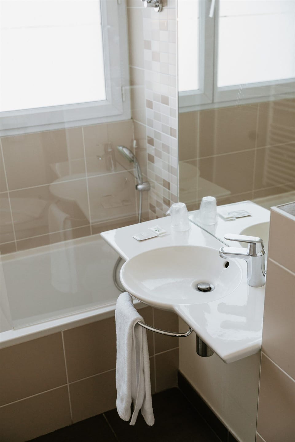 Double Room, City View | Bathroom