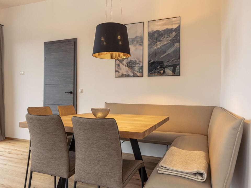 Apartment | Dining