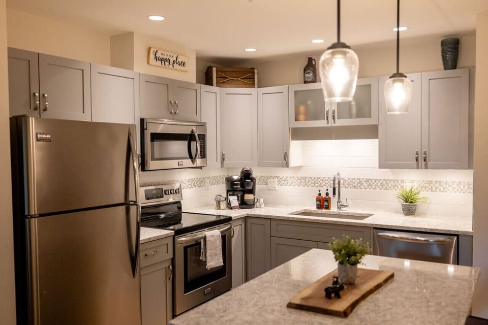 Cooking oil, sugar, coffee,tea and spices are provided for your stay. Cook and bake in the ultimate comfort