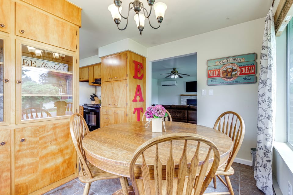 Dining Room | Dishware & Flatware