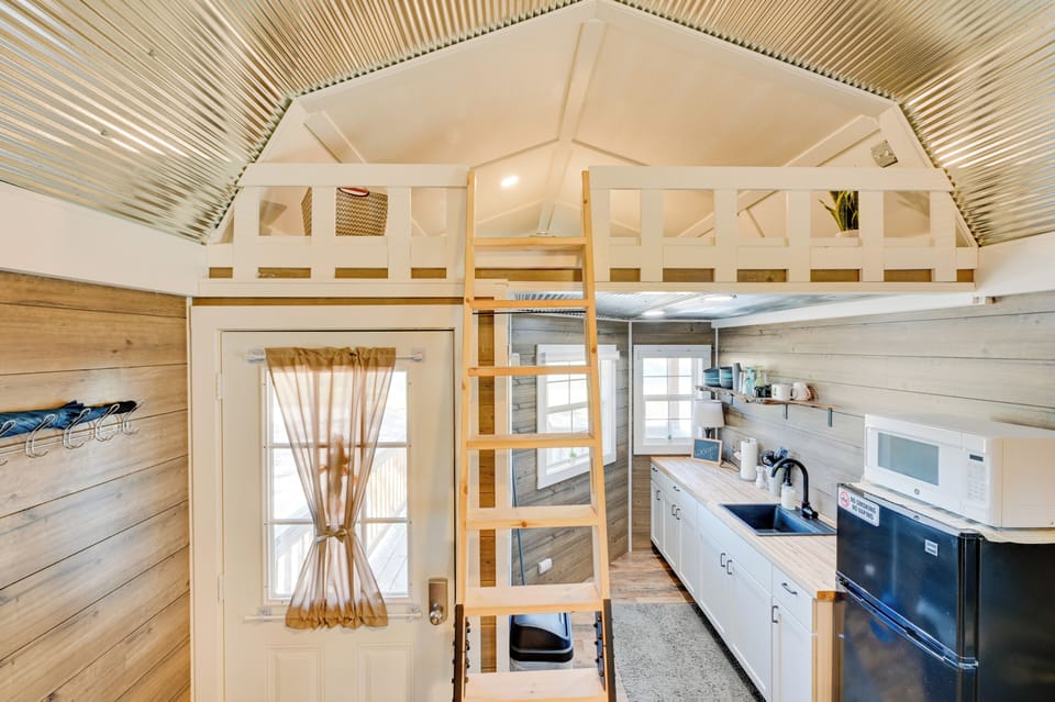 Loft (Access Via Ladder | Queen Mattress | 2nd Floor