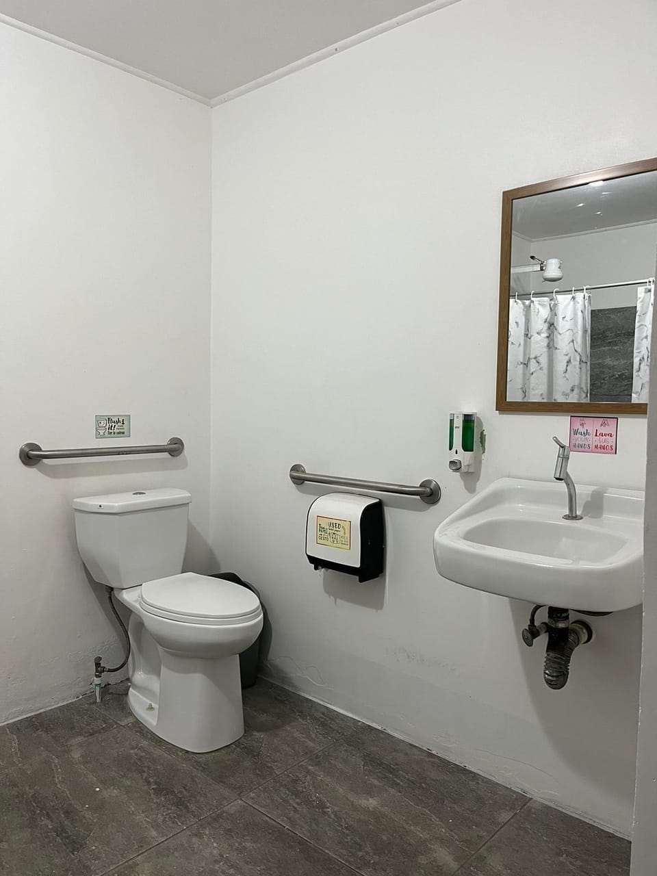 Basic Quadruple Room | Bathroom | Shower, hair dryer, towels, soap
