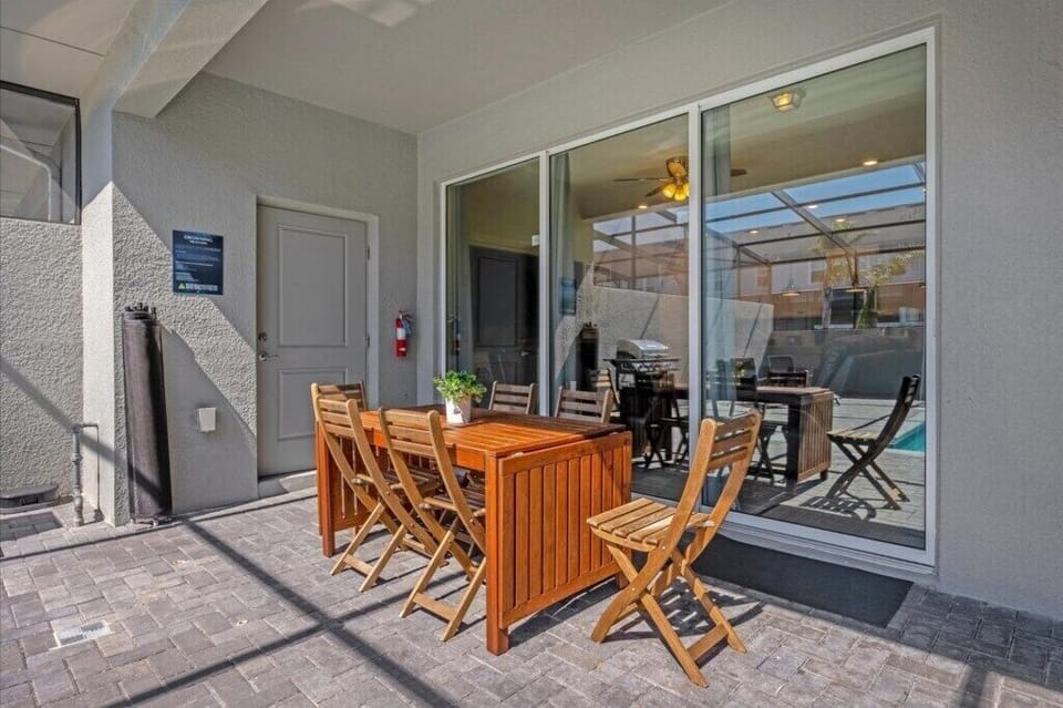 7112 Oakmoss Loop (29).jpg