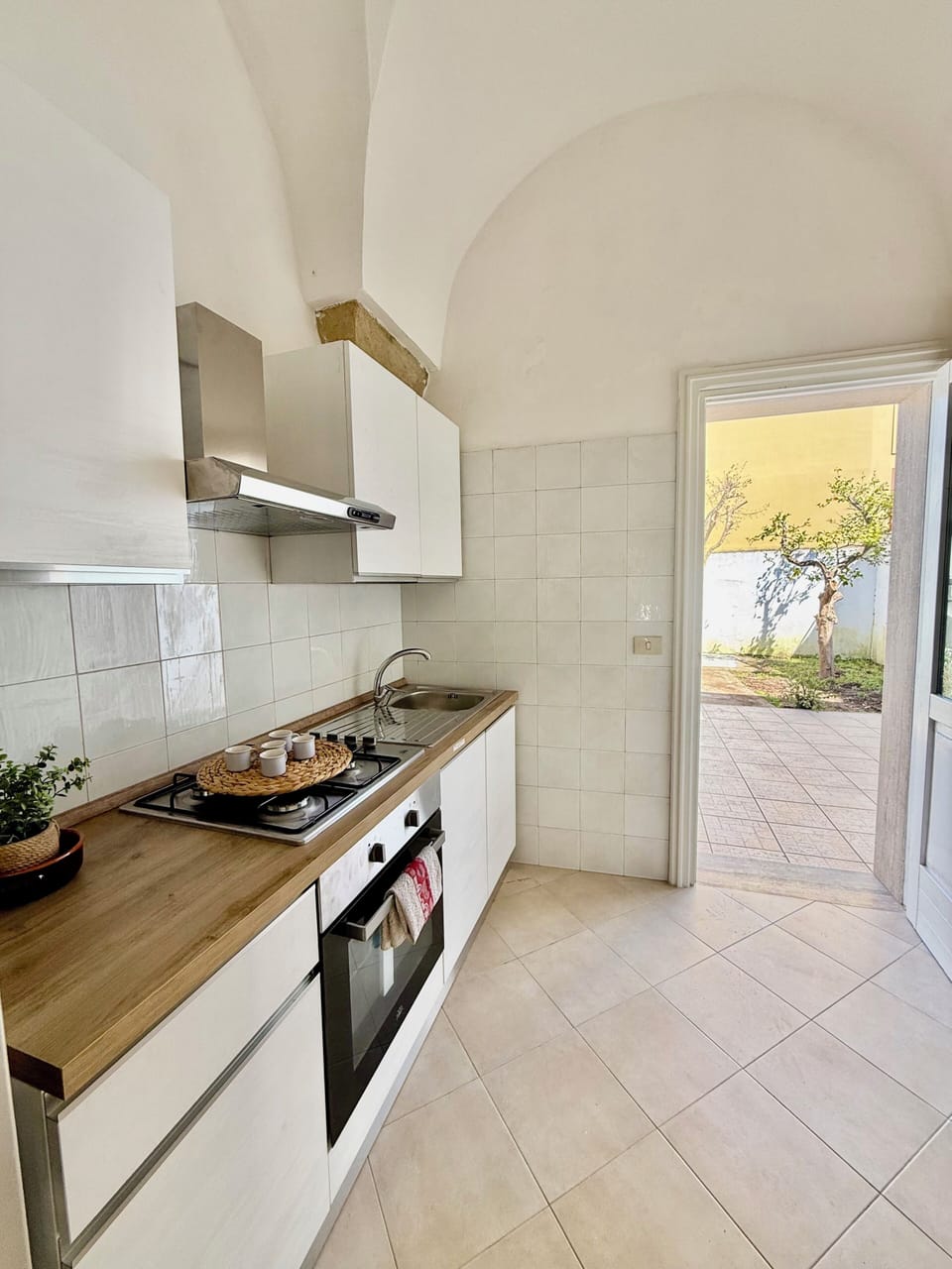 Traditional Condo | Private kitchen