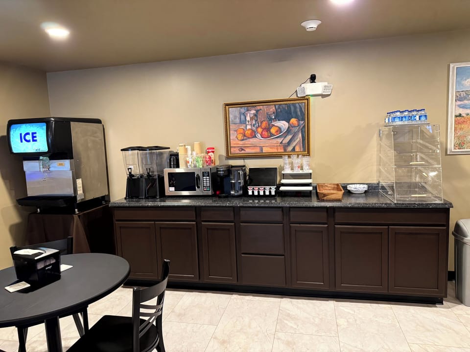 Free daily continental breakfast