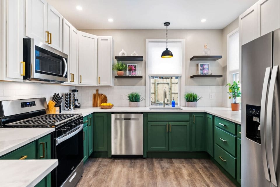 Bright, Breezy, and Ready to Cook – Whip up breakfast or cocktails with ease in this cheerful, open-concept kitchen.