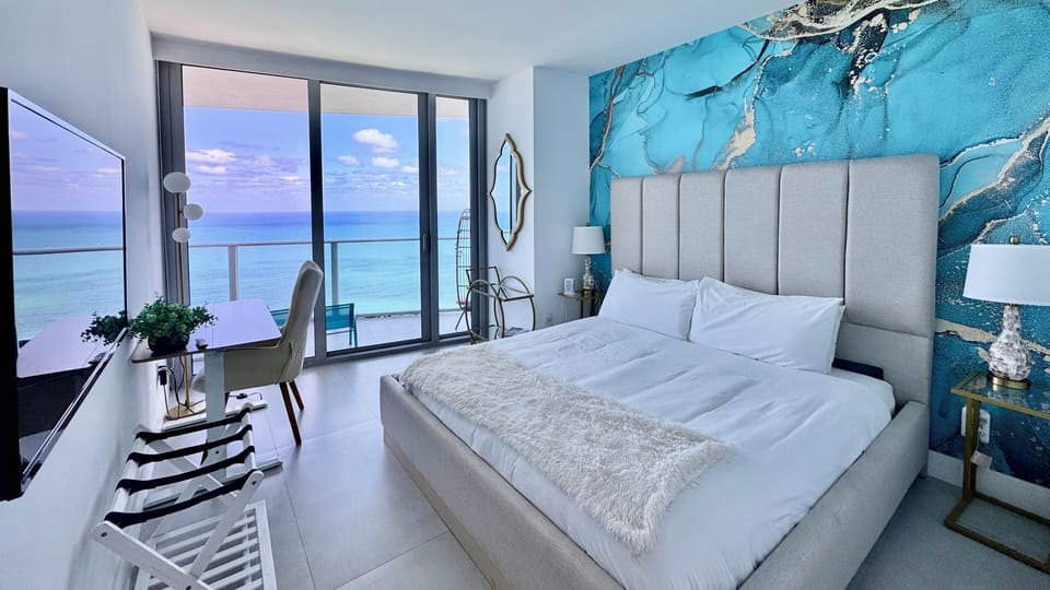 Bedroom #1 (King-size bed)