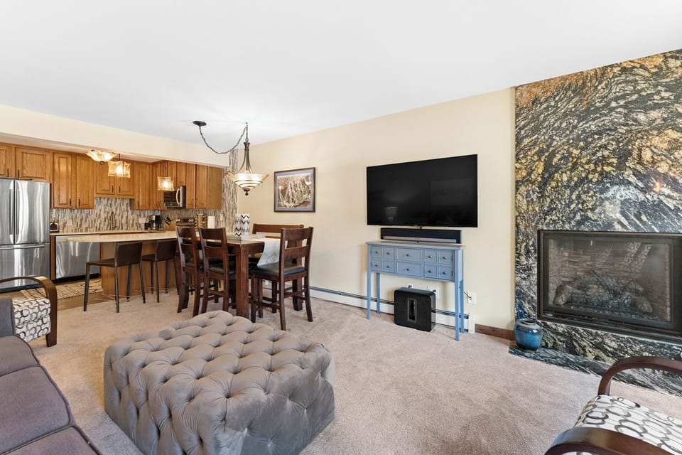 Condo (2 Bedrooms) | Property amenity