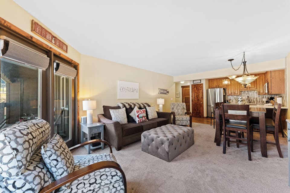 Condo (2 Bedrooms) | Property amenity