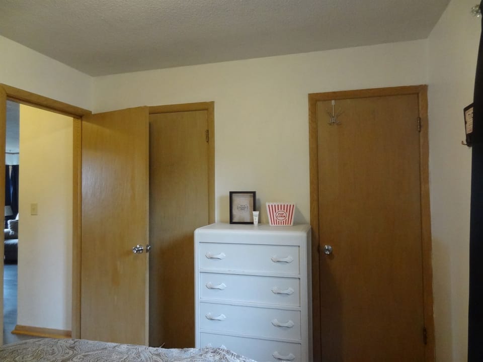 Bedroom 2 with queen bed