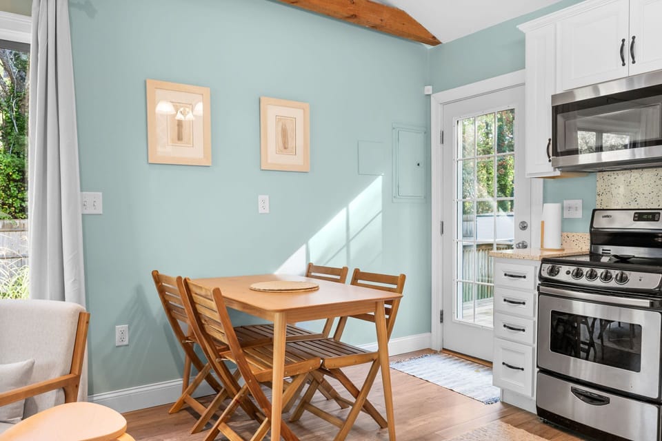 Dining area with seating for 4 guests