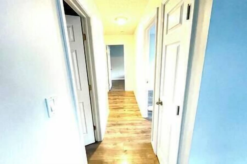 Hallway to bedrooms