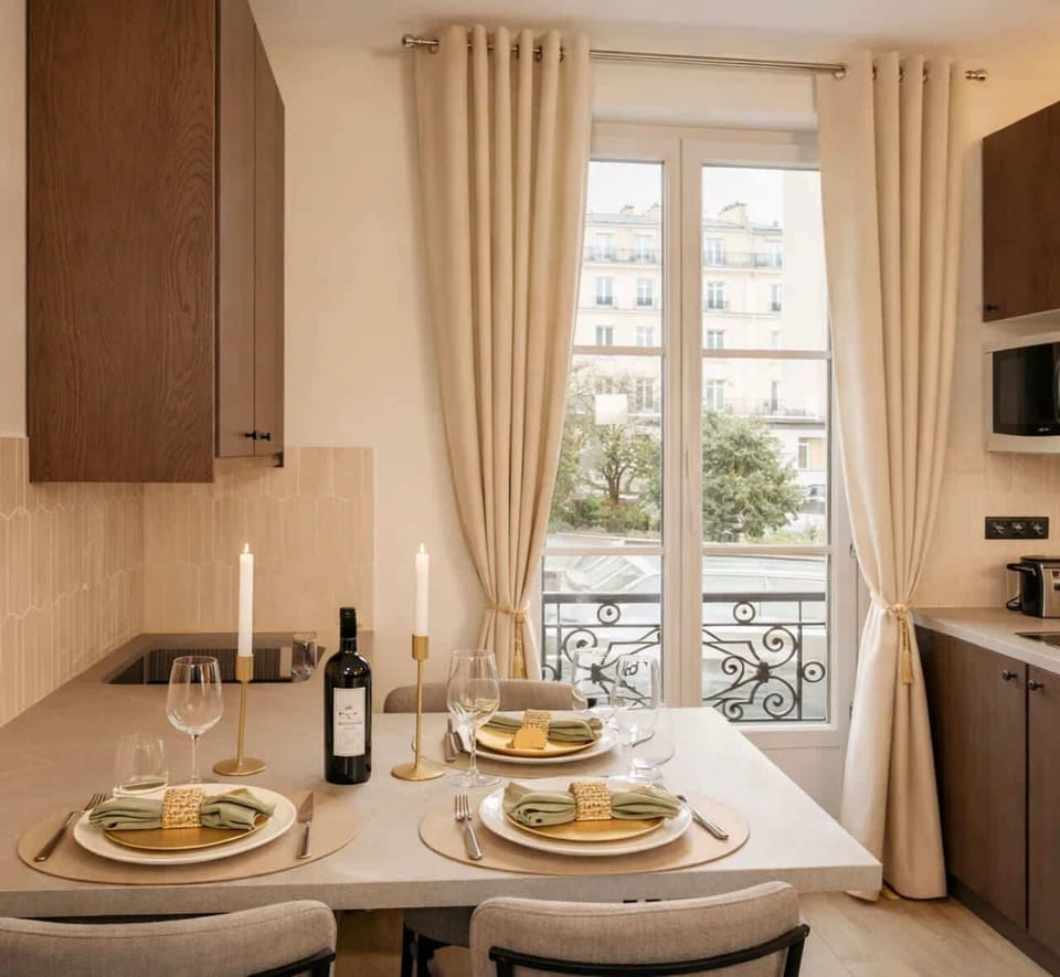 The kitchen is well equipped for a perfect stay !