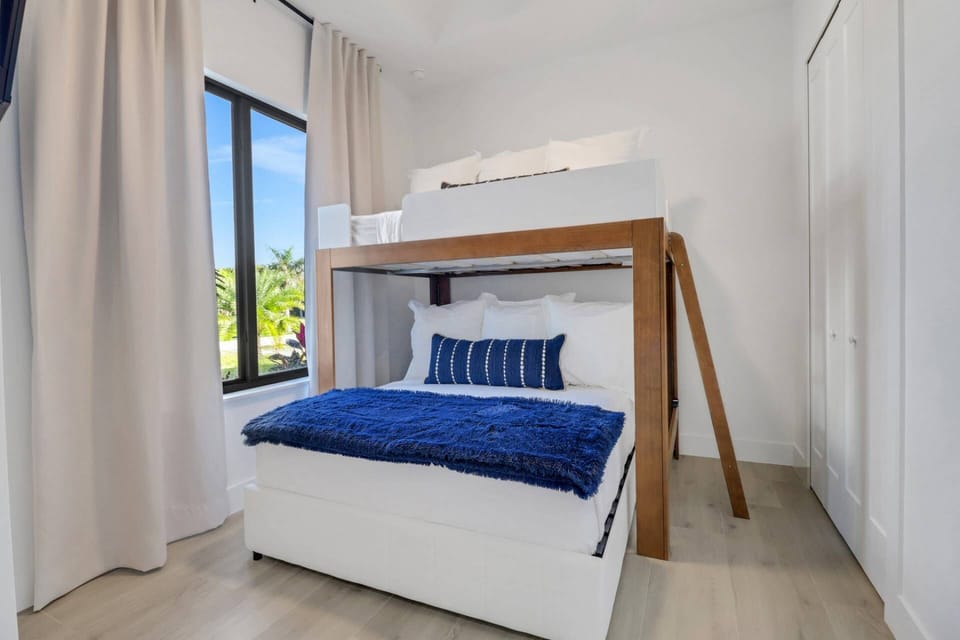 The 3rd guest bedroom has a queen bed with full size loft.