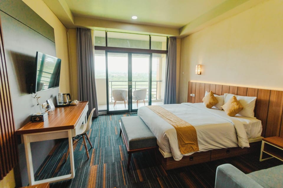 Junior Suite | Minibar, bed sheets
