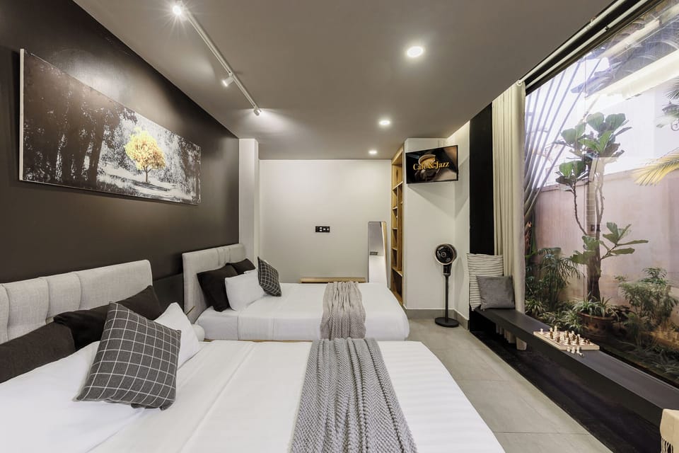 Standard Quadruple Room, 2 Double Beds | Premium bedding, free minibar items, individually decorated, desk