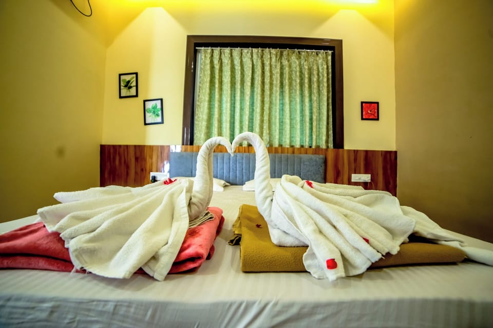 Premium Double Room | Desk, WiFi (free)