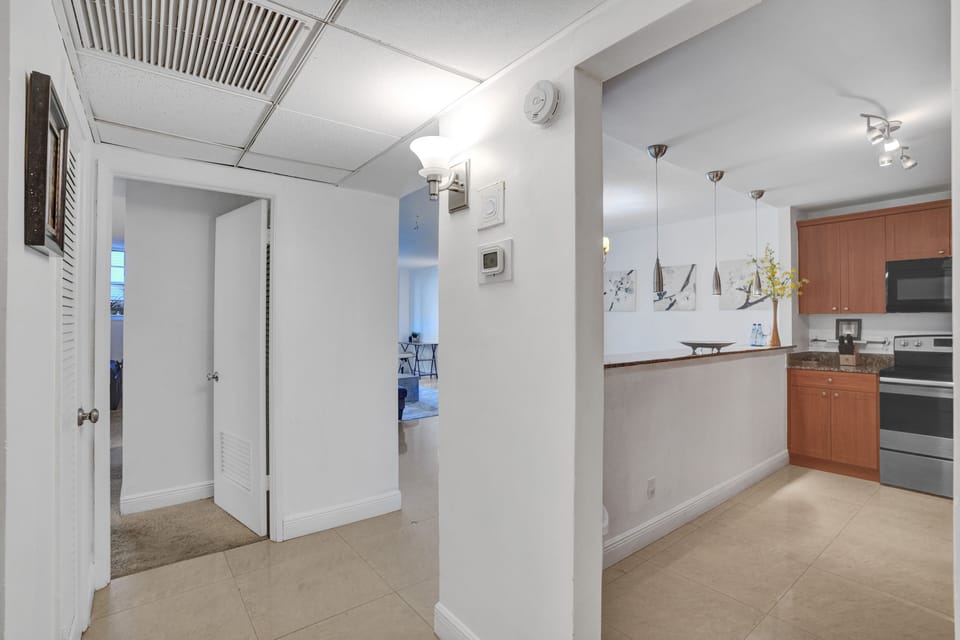 Ocean Reserve Garden View 1 Bedroom Condo | Living area | 42-inch flat-screen TV with cable channels, TV