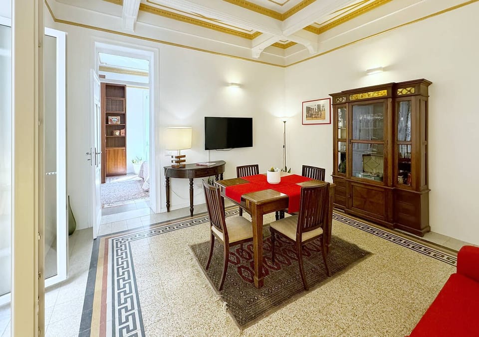 Apartment, Balcony, City View | Dining room
