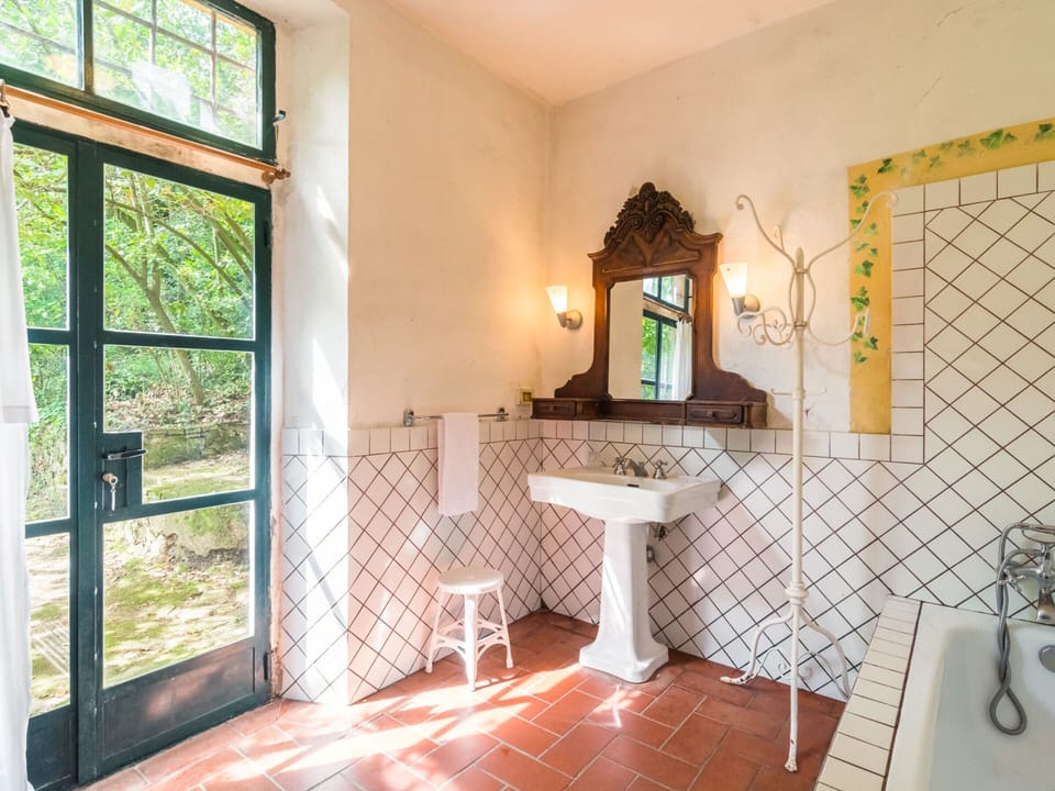 Classic House, 2 Bedrooms | Bathroom | Bathtub