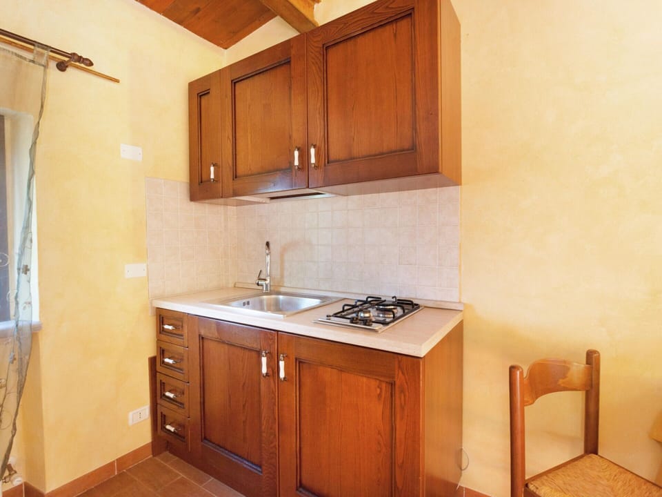 Classic House, 1 Bedroom | Private kitchen | Coffee/tea maker