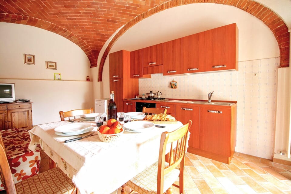 Classic House, 2 Bedrooms | Private kitchen | Fridge, dishwasher, coffee/tea maker