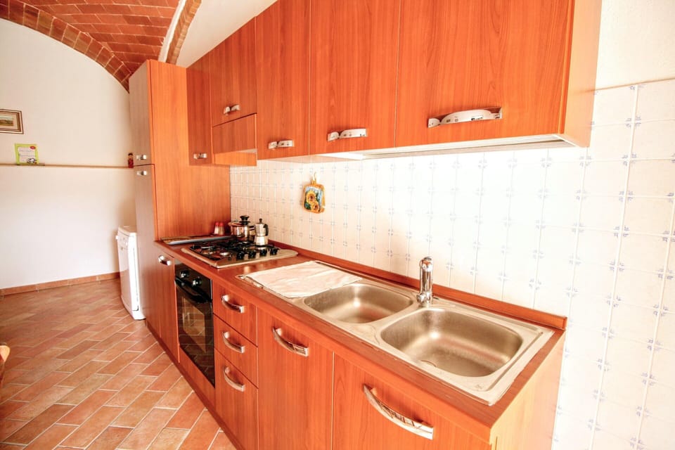 Classic House, 2 Bedrooms | Private kitchen | Fridge, dishwasher, coffee/tea maker