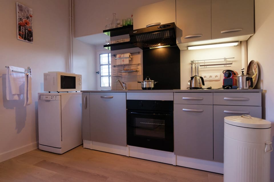 Classic House, 1 Bedroom | Private kitchen | Fridge, oven, dishwasher, highchair