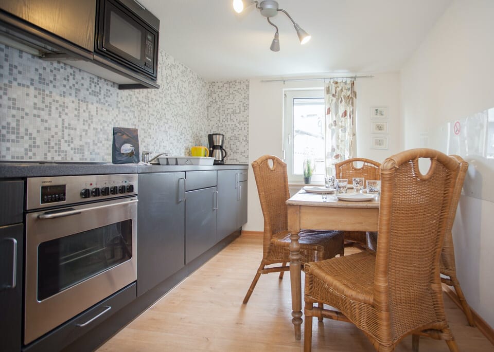 Classic House, Multiple Bedrooms | Private kitchen | Fridge, microwave, oven, dishwasher