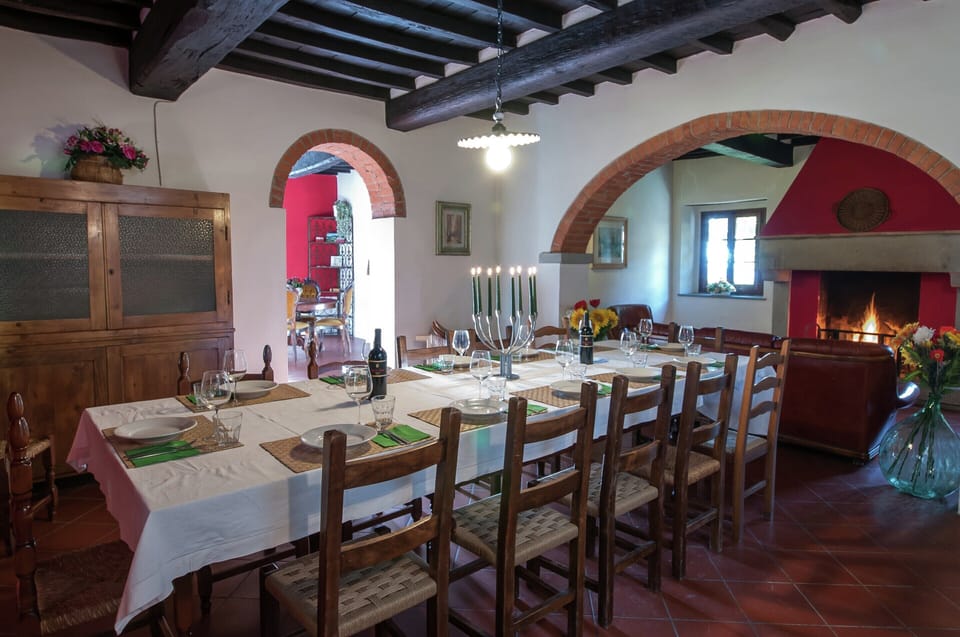 Classic House, 6 Bedrooms | Dining