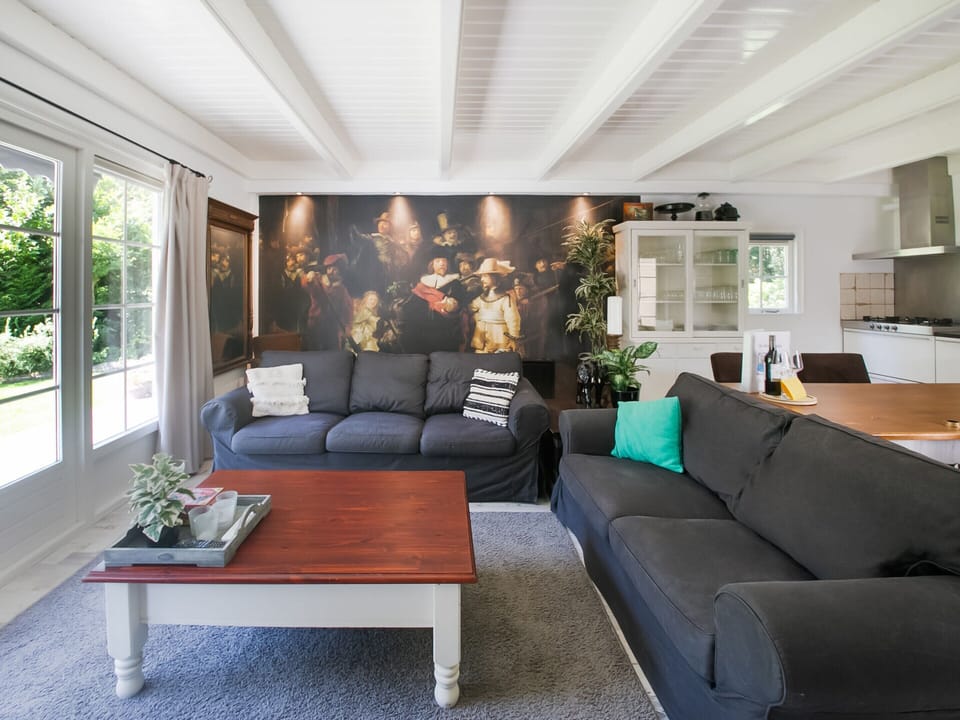 Classic House, 4 Bedrooms | Living room | DVD player