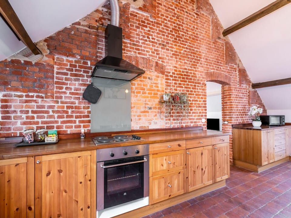 Classic Apartment, 3 Bedrooms | Private kitchen | Fridge, microwave, stovetop, coffee/tea maker