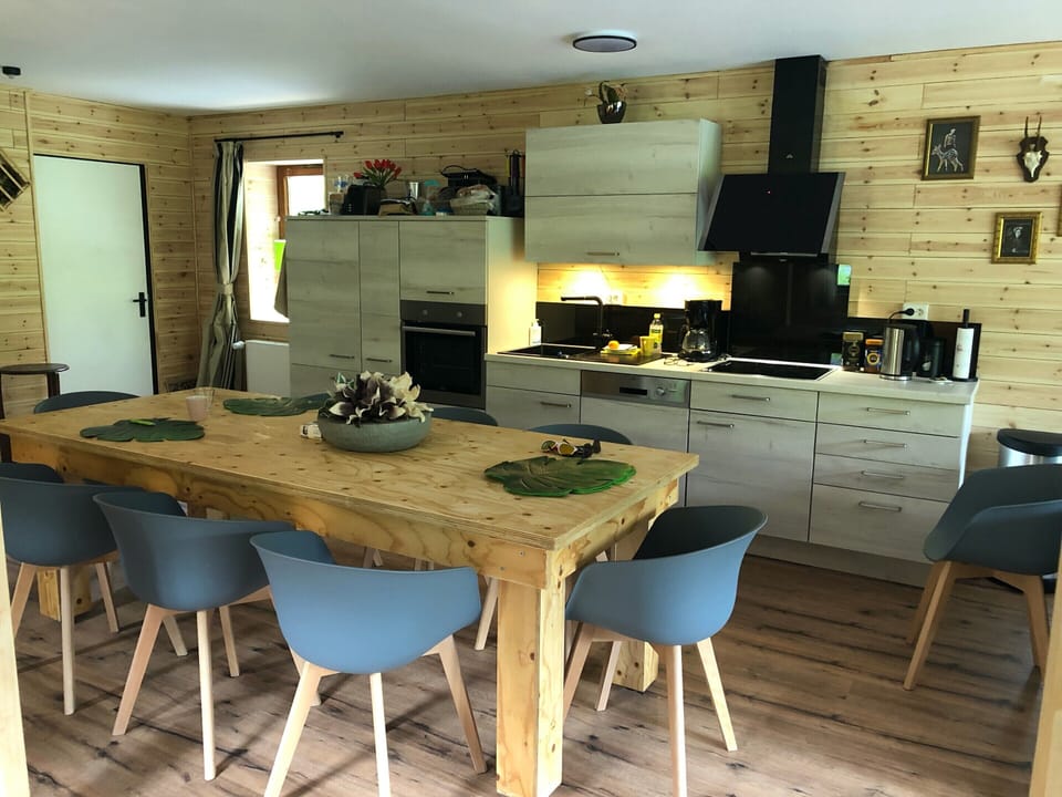 Classic House, Multiple Bedrooms | Private kitchen | Fridge, microwave, oven, dishwasher
