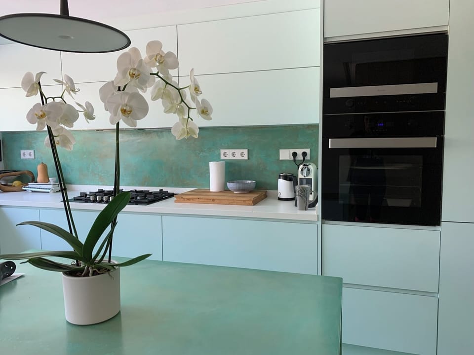 Full-size fridge, microwave, oven, griddle