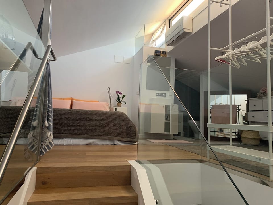 Comfort Penthouse, 1 King Bed, Air conditioning | Egyptian cotton sheets, premium bedding, down comforters