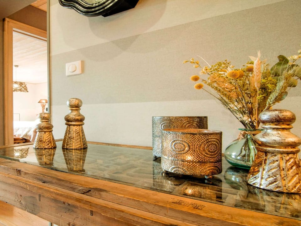 Classic House, 5 Bedrooms | Interior detail