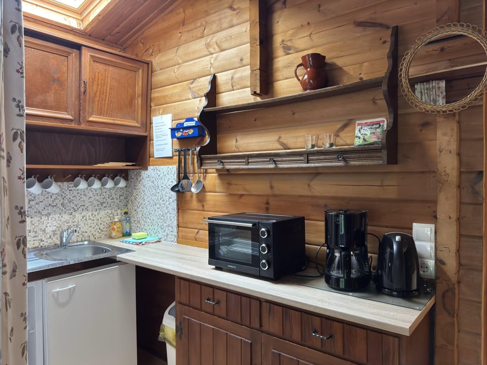 Classic House, 2 Bedrooms | Private kitchen | Fridge, coffee/tea maker, electric kettle, toaster