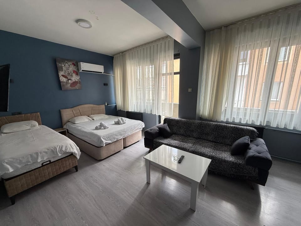 Superior Twin Room | Individually furnished, desk, laptop workspace, iron/ironing board