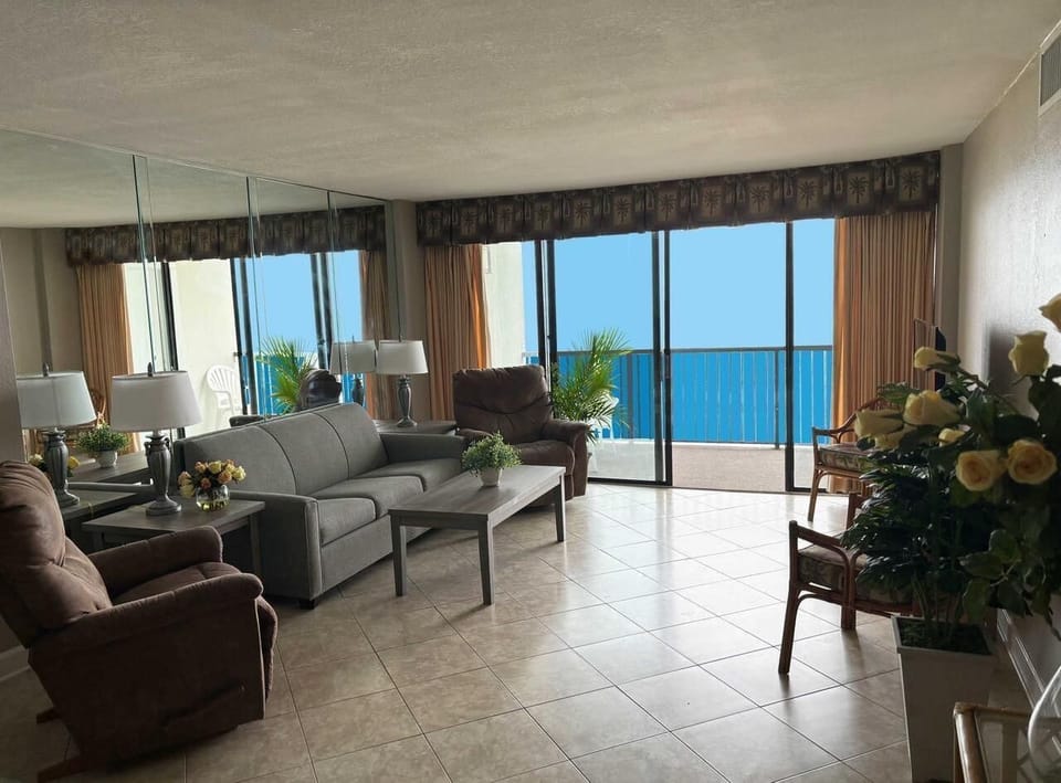 Carolina Dunes 602 living room
