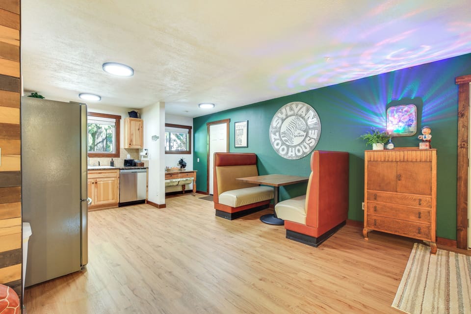 House (2 Bedrooms) | Interior