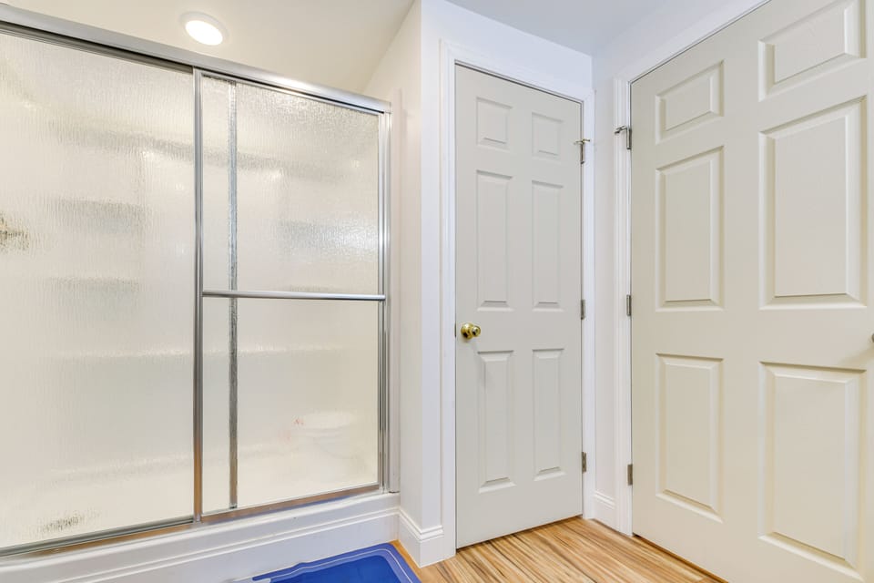 Lake Champlain Fun: Apt w/ Fire Pit & Large Yard! Apartment in Colchester