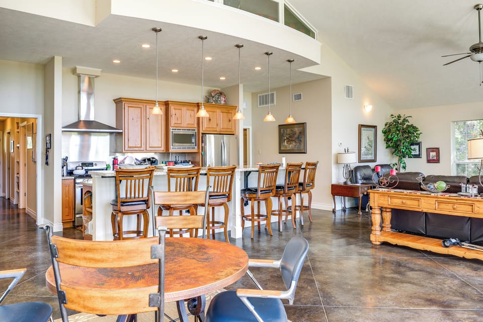 House (4 Bedrooms) | Interior