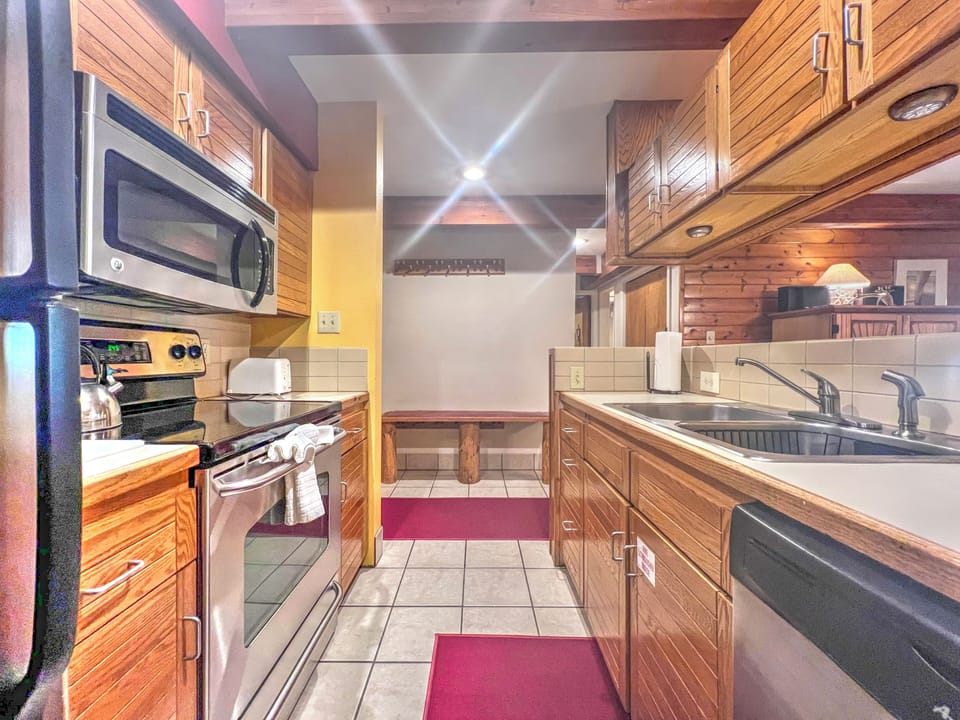 Crested Butte Vacation Rental, Mountain Edge #302 - Crested Butte Vacation Rental, Mountain Edge #302