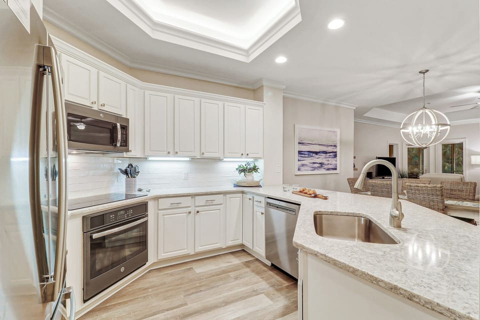 8110 Wendover Dunes | Kitchen - 8110 Wendover Dunes | Kitchen