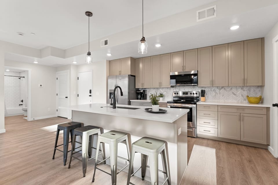 Condo, 2 Bedrooms | Private kitchen | Fridge, oven, coffee/tea maker, toaster