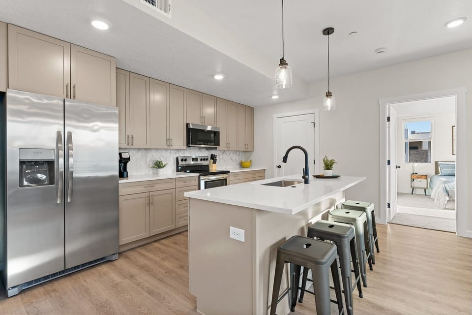 Condo, 2 Bedrooms | Private kitchen | Fridge, oven, coffee/tea maker, toaster
