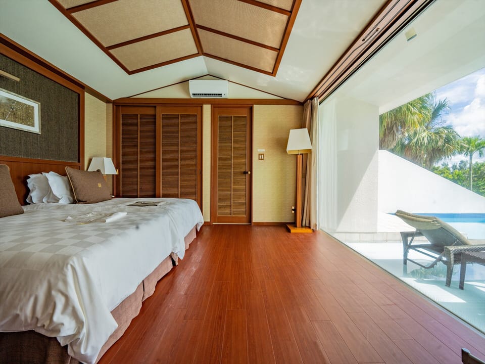 Executive Suite, 1 Bedroom, Non Smoking, Private Pool | Premium bedding, minibar, in-room safe, desk
